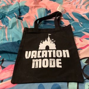 Vacation mode tote